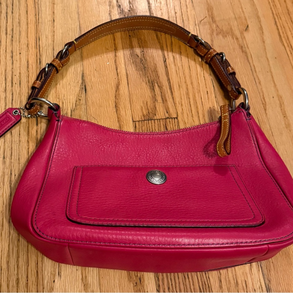 Coach Chelsea 8e99  Pink Leather Shoulder Bag
